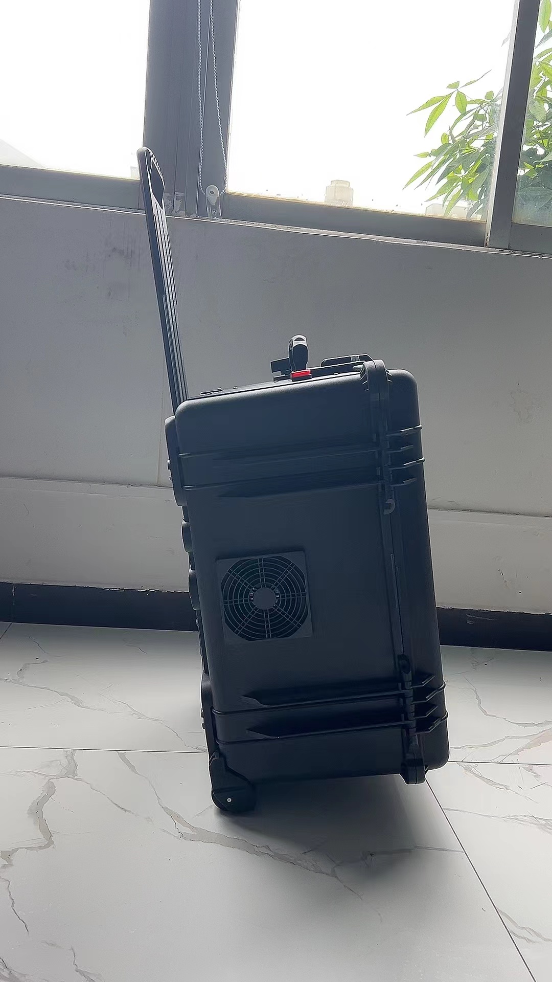 乌尔禾手拉箱型移动通信干扰器
